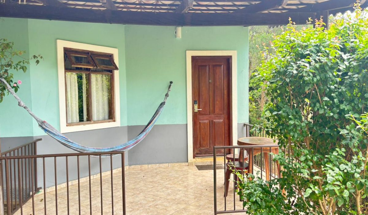 chale-quadruplo-pousada-casa-rosa-chapada-dos-veadeiros-3