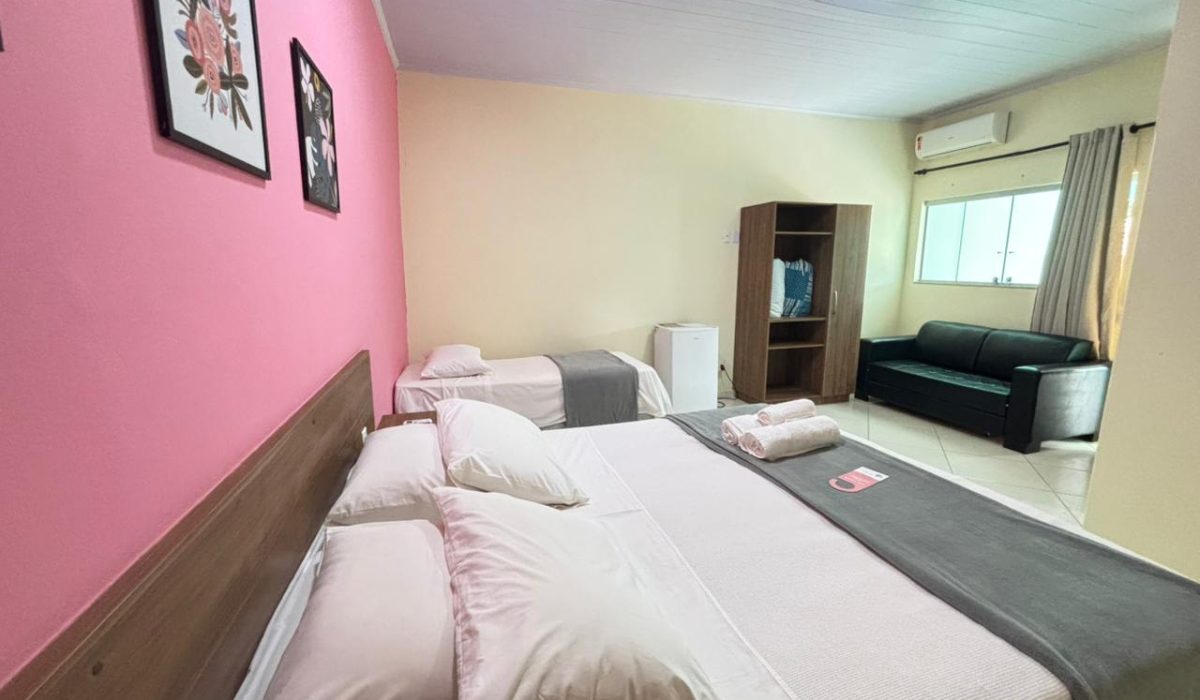 chale-triplo-pousada-casa-rosa-chapada-dos-veadeiros-3