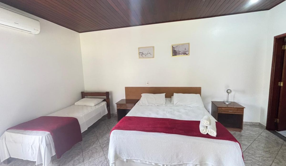 chale-triplo-pousada-casa-rosa-chapada-dos-veadeiros-5