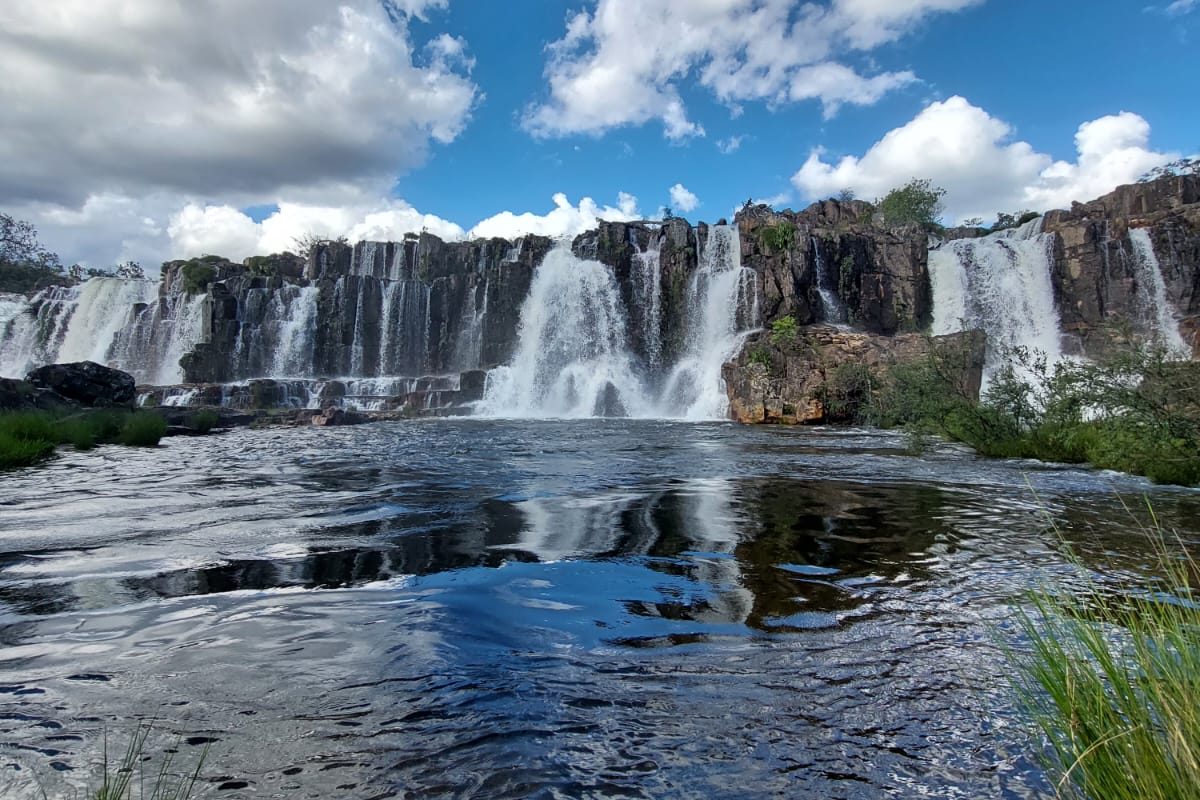passeios-imperdiveis-na-chapada-dos-veadeiros-cachoeiras-trilhas-e-natureza